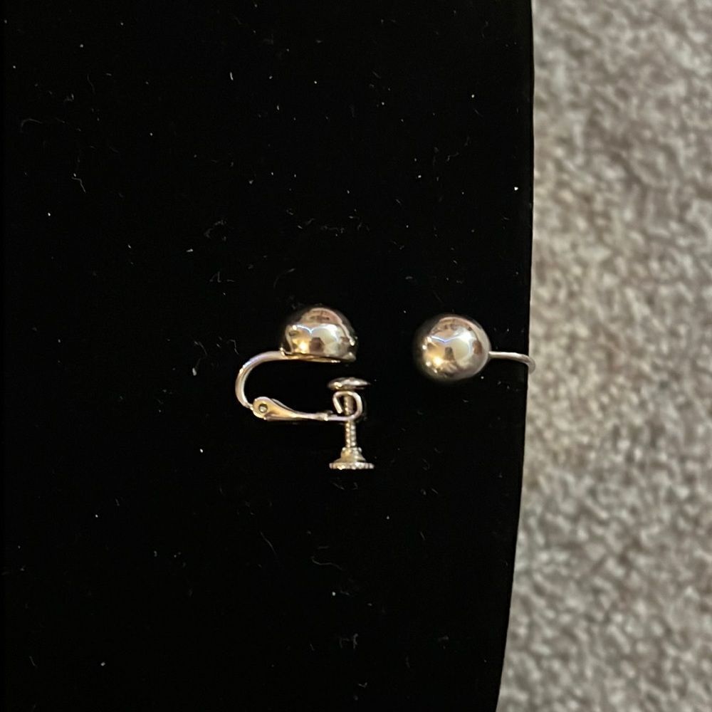 Napier vintage screw/ clip on silver stud earrings